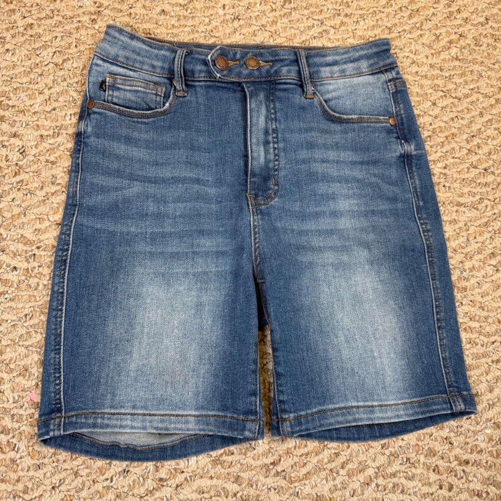 Judy Blue High Waist Bermuda Denim Blue Jean Shorts Medium Wash Casual Women's M